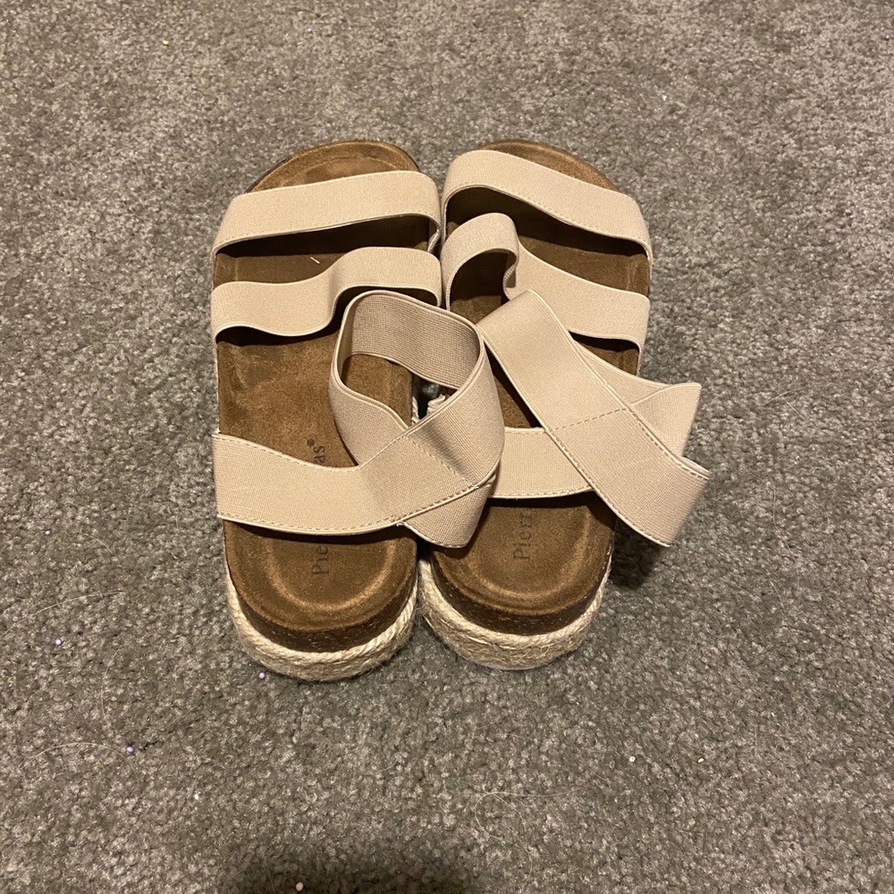 Espadrilles - Picture 3 of 3